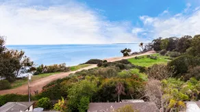 The Rose Mar Four Bedroom Villa By the Sea - Image 2