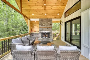 Beautiful ”5” Stars Modern Farmhouse, Newland NC - Image 3