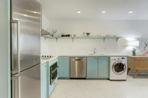 Fun 1 bedroom condo in ideal location with parking - Image 5
