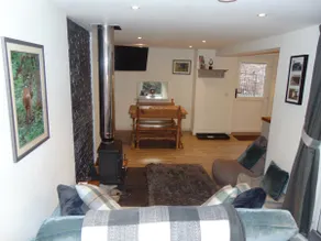 Dreamwood Cottage, Loch Lomond, Luxury Apartment. - Image 3