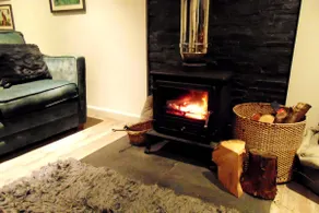 Dreamwood Cottage, Loch Lomond, Luxury Apartment. - Image 2