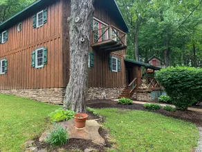 Spacious Cabin w/ Hot Tub 3Bed, 2 bath - Image 2