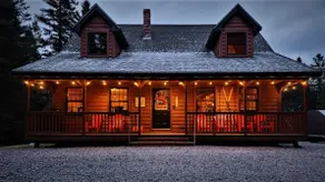 Evergreen Lodge - Rangeley cabin with 3 bedrooms and loft in prime location. - Image 2