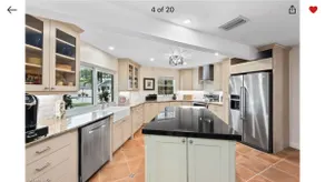 Single house with a heated pool in North Naples - Image 2