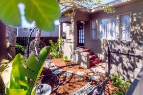 Rose Garden Cottage UC Berkeley & SF with Parking - Image 2