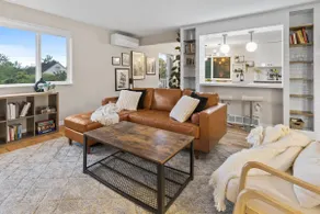 5BR Modern & Spacious w/ AC | Central + Transit - Image 3