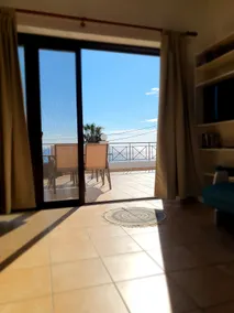 Waterfront apartment, Marathon beach - Image 4