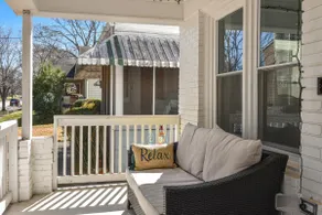 Comfy Cozy Bungalow / Fenced BkYard / Near Airport - Image 4