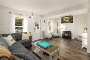 Vintage Trail House in Historic Downtown Snohomish- 3 bed 2 bath home - Image 4