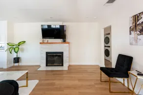 Cheerful 3 Br house walking distance from NoHoWest - Image 5