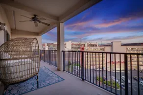 2BR/2BA Double Balcony, One Level, Elevator - Image 2