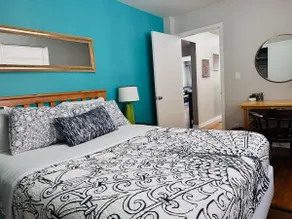 Roger's Park 2 Bedroom spacious with free parking - Image 5