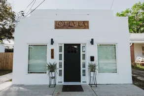 ✨Olivia Downtown✨ Industrial chic/ Sleeps 4 - Image 2