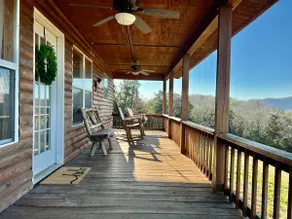 Quiet 2-bedroom Cabin Nestled in the Ozarks - Image 2