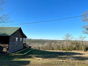 Quiet 2-bedroom Cabin Nestled in the Ozarks - Image 3