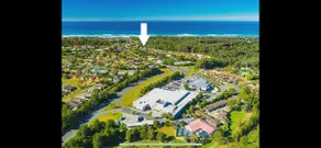 Lovely 2 bedroom unit with pool access - Image 4