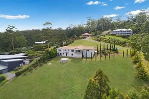 Stunning, Contemporary with Jaw-Dropping Views - Image 3