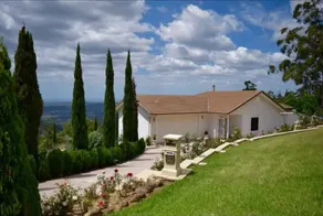 Stunning, Contemporary with Jaw-Dropping Views - Image 5