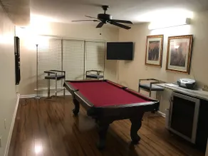 Beautiful Townhouse near Philly Stadiums and Atlantic City - Image 2