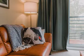 Waragil House: 5 minute walk to Blackheath Village - Image 2