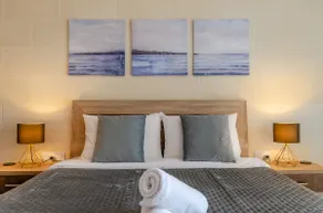 Rooftop Pool w/SeaViews @ Modern 3BR Holiday Home - Image 2