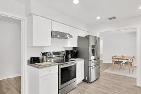 Peaceful getaway-Lovely 2 bedroom with heated pool - Image 3