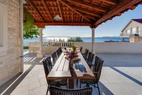NEW! Seaview Villa MaToLi with heated 50sqm pool and 4 bedrooms, close to Split - Image 3