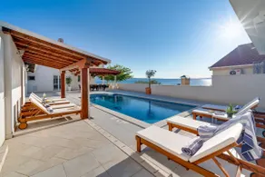 NEW! Seaview Villa MaToLi with heated 50sqm pool and 4 bedrooms, close to Split - Image 2