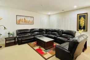 Cozy  single family house with large back yard - Image 5