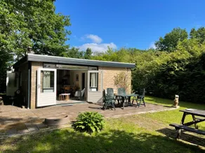 Large fenced garden, dogs, WiFi, forest, small park - Image 2
