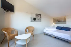 Aromatik Apartments Bergamota penthouse with views - Image 5