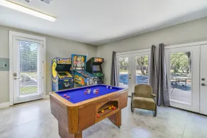 26 Bed Estate | Events, Pool | 5 min Jester King - Image 4