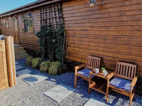 Goldcrest Cabin - 2 bed with hot tub & log burner - Image 2