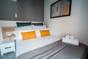 Ibericabeds Albaicín (2 Bedrooms + Sofa Bed) - Image 4