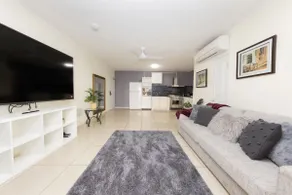Stylish Apartment near Esplanade & City Centre - Image 2