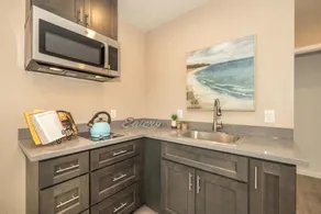 Cozy & huge studio w/ full kitchen & bath - Image 5