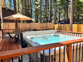 Luxurious Tahoe Escape: Hot tub, Arcade, Fireplace, and more+ - Image 2