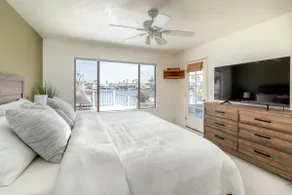 Waterfront Haven - Image 4