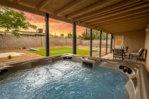 Golf, Hot Tub, Pool Table - Remodeled 3BR LV Home - Image 3