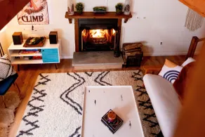 Cozy Poconos cabin with fireplace, close to lake - Image 3