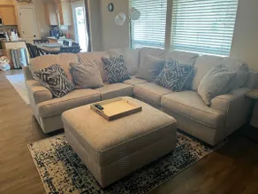 Comfortable 3 bedroom residential home. - Image 3