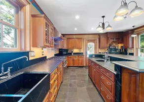 Large House By Saratoga Springs sleeps 13 - Image 5