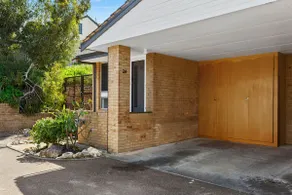 Bright and Stylish by the Sea - Image 5
