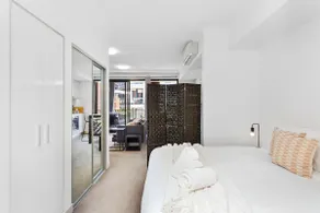 Charming Studio in Subiaco with FREE WiFi and Parking - Image 3