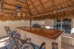 Luxury Water Front, Heated Pool & Jacuzzi, 5br  - Image 4