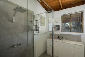 ”Victorias Secret” Home away from home - Image 5