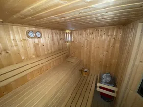 5-bedroom Chalet with Sauna and stunning views - Image 2
