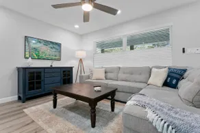 Tropical 3bd bungalow with pool! Walk to Bayshore! - Image 5