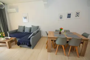 Eclectic Apartment with Stunning Seaview - Image 3