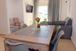 Eclectic Apartment with Stunning Seaview - Image 4